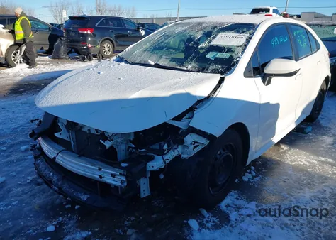 2022 Toyota Corolla L z USA, uszkodzony, nr VIN 5YFDPMAE9NP321028